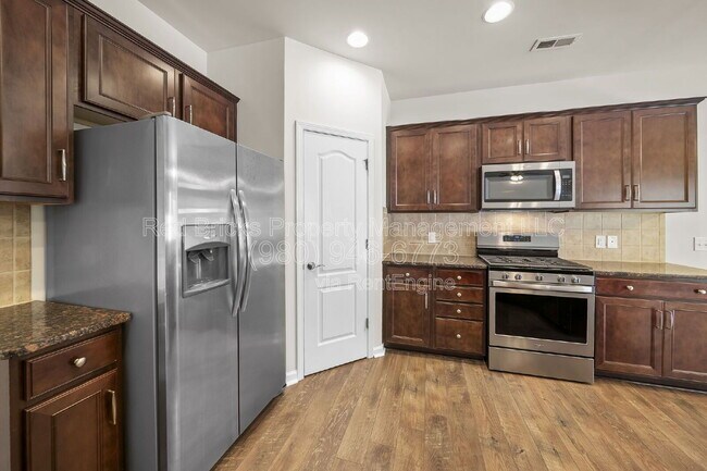 Building Photo - 3129 Hartson Pointe Dr