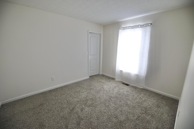 Building Photo - 216 Old Bay Dr