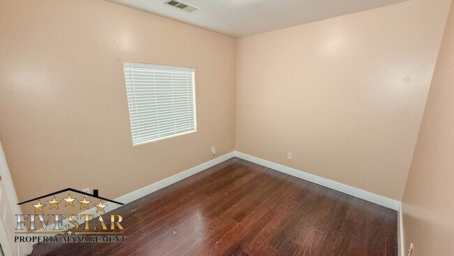 Building Photo - 1733 Pyxis St