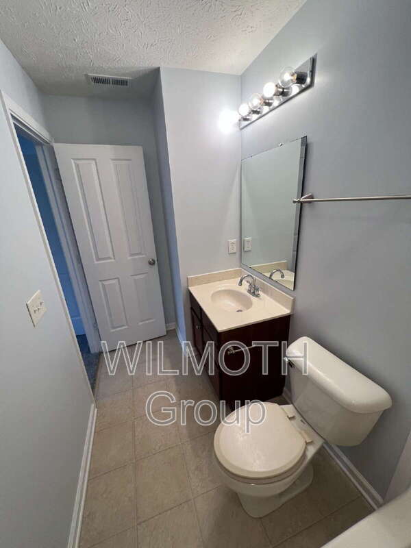 Building Photo - 9451 Glencroft Way