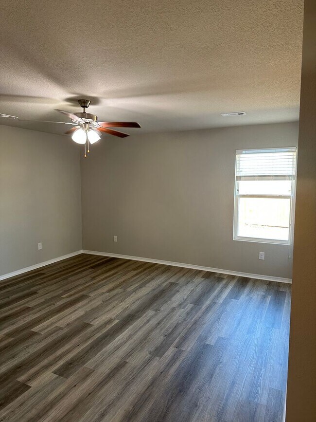 Building Photo - NEW Three Bedroom | Two Bath Home in Stage...