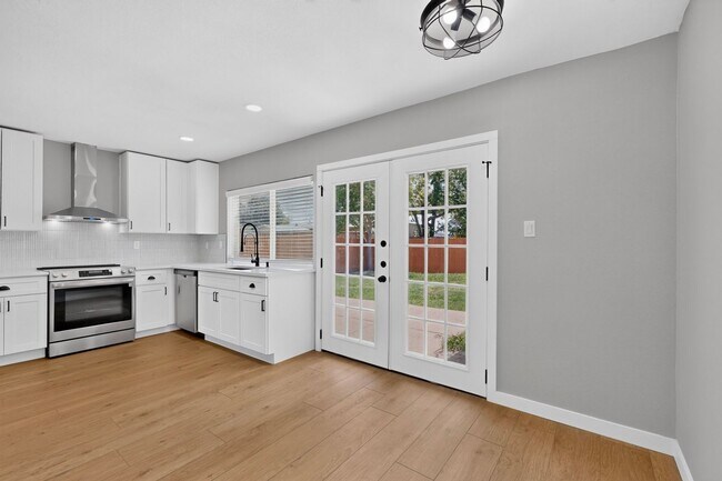 Building Photo - 243 Woodhurst Dr