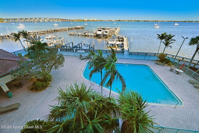 Building Photo - 102 Riverside Dr