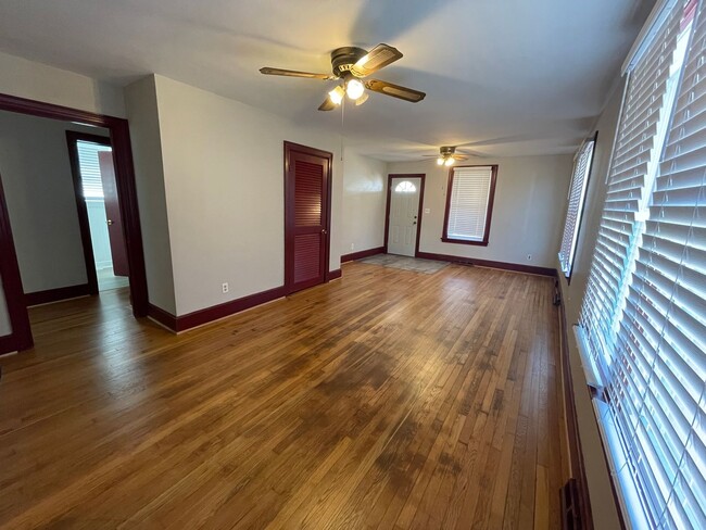 Building Photo - One-story home with front porch