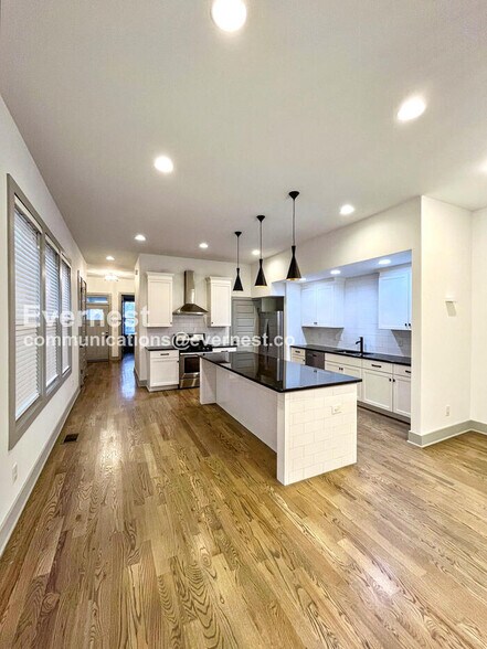 Building Photo - 915B Caruthers Ave