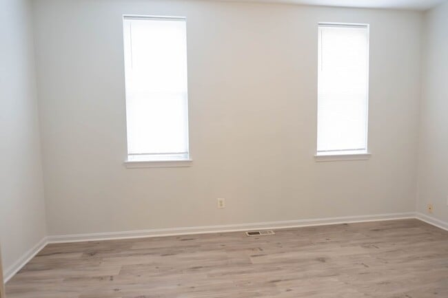 Building Photo - Charming Capitol Hill Home Near Lincoln Park – Modern Comfort Meets Historic Elegance