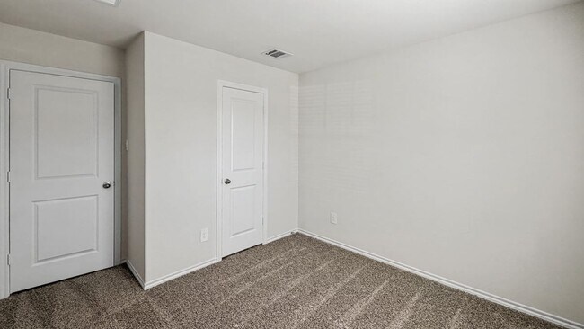 Building Photo - 3405 Tomahawk Dr