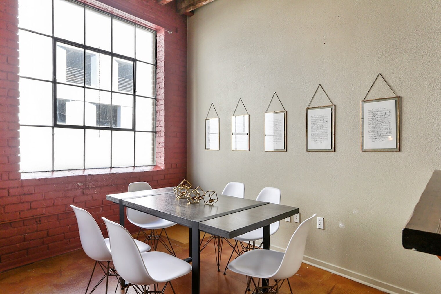 Building Photo - 1041 Constance St