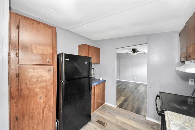 Building Photo - 14009 Rustic Ln