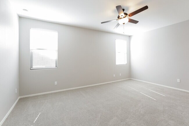 Building Photo - 16636 W Jenan Dr