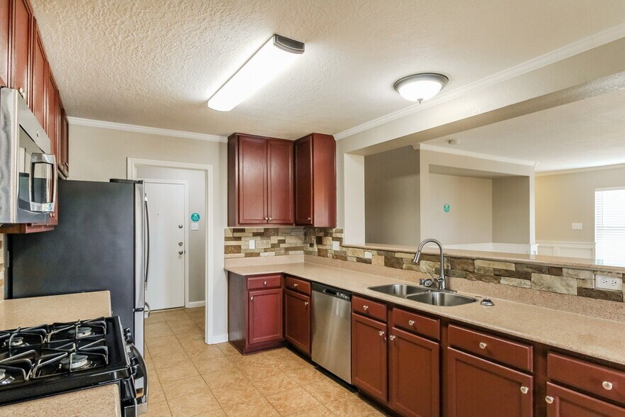 Building Photo - 7807 Pasture Spring Ln