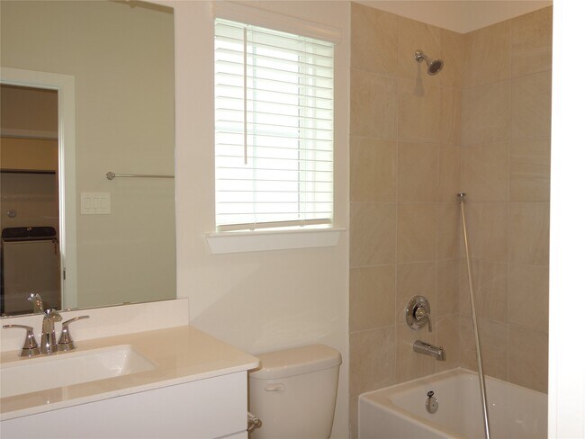 Building Photo - 701 Sand Dollar Dr