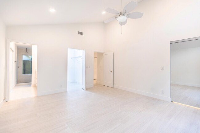 Building Photo - 7860 Stanway Pl