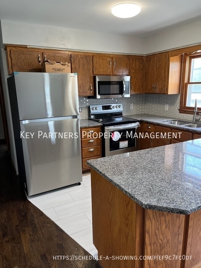 Building Photo - 501 NE 88th St