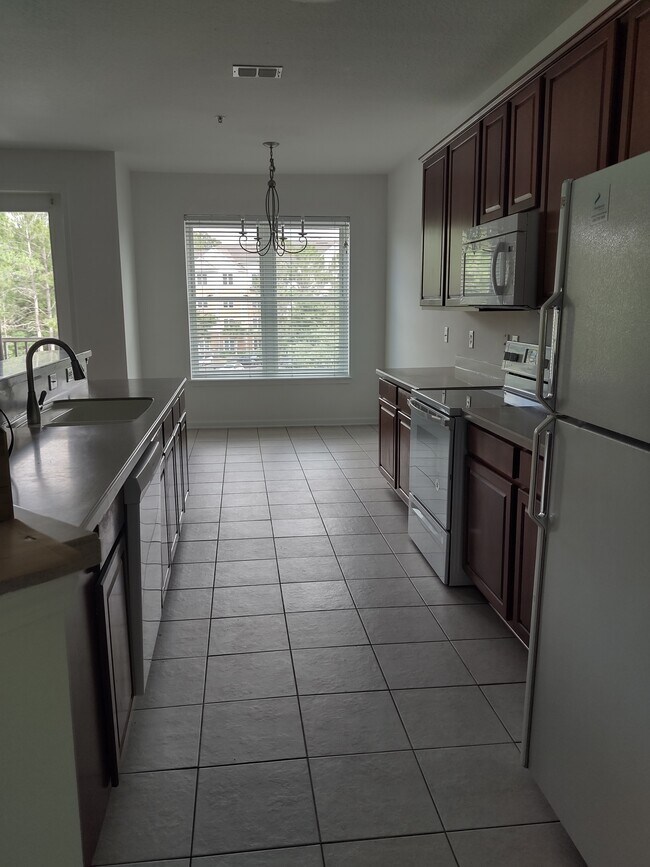 Building Photo - 13364 Beach Blvd