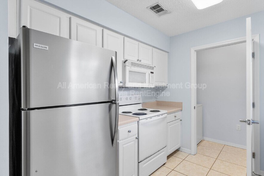 Building Photo - 4276 Calinda Ln