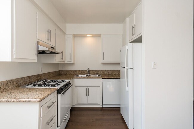 Building Photo - 4653 Fulton Ave