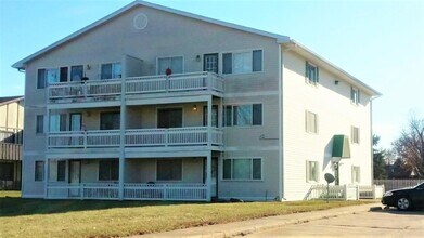 Building Photo - 2001 NW Hickory Ln