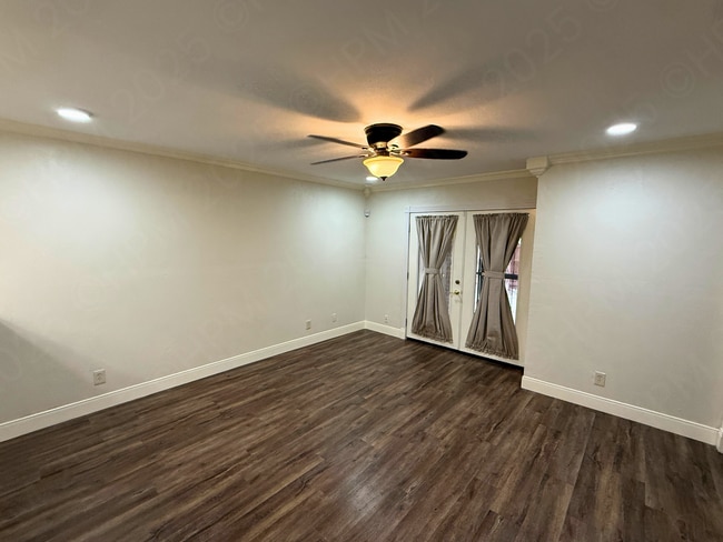 Building Photo - Move-In Special. Half off the first full month's rent with a 12-month lease.
