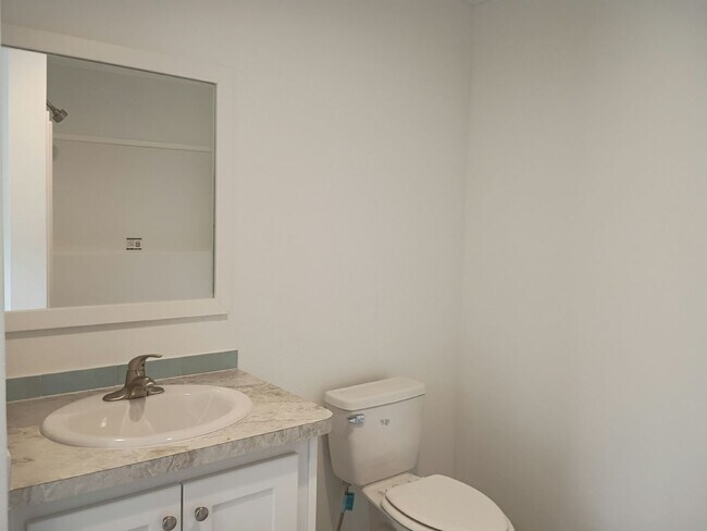 Building Photo - 38 Lily Dr