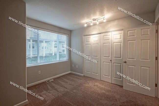 Building Photo - Cozy Townhome in Beautiful Progress Ridge-...