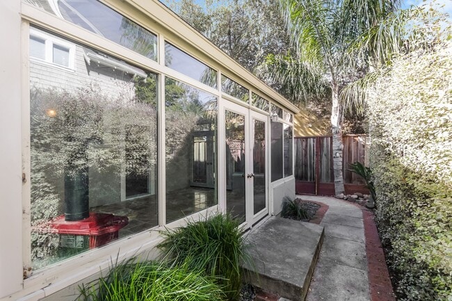 Building Photo - FOR RENT – 3 bed 2 bath Coastal Living in Santa Cruz