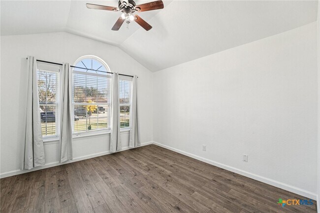 Building Photo - 2009 Starlight Dr