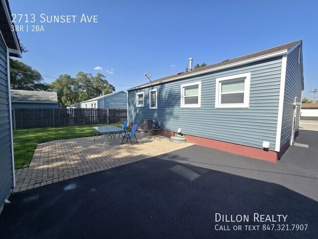 Building Photo - 2713 Sunset Ave