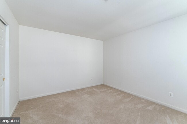 Building Photo - 415 Granville Ct