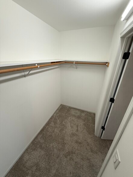 Building Photo - 710 Mesta Ln