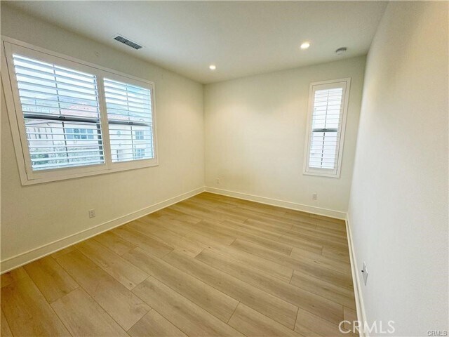 Building Photo - 148 Sabbia