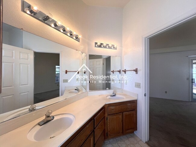Building Photo - 8113 Bellsbrae Dr