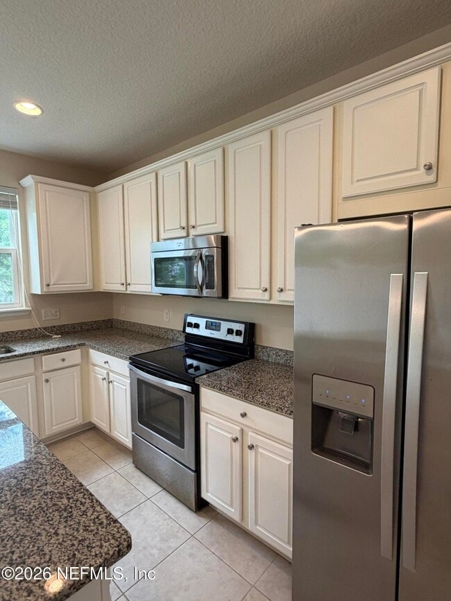 Building Photo - 156 Nelson Ln