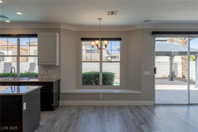 Building Photo - 2510 Putting Green Dr