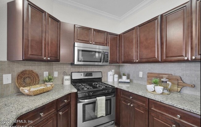 Building Photo - 13810 Sutton Park Dr N