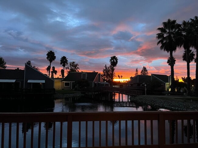 Building Photo - 2069 Sand Point Rd