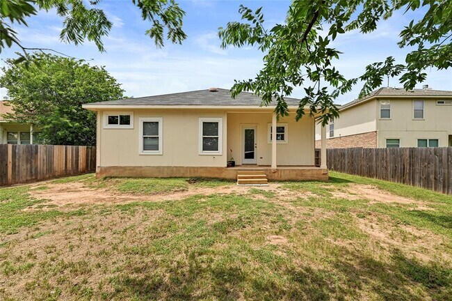 Building Photo - 808 N Creek Blvd