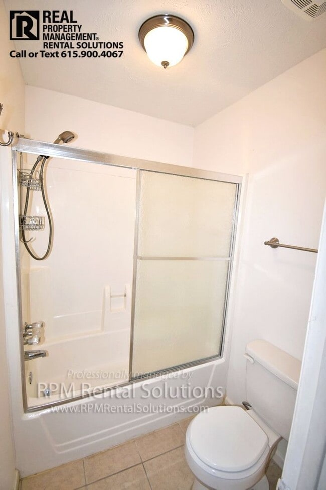 Building Photo - 3BR/2BA in LaVergne w/ 2-car garage, fenced in backyard, walk to Percy Priest Lake!