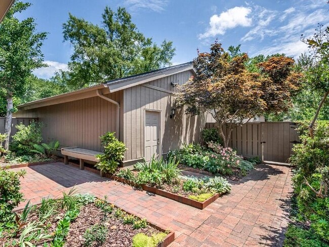 Building Photo - 5110 Dunes Ct