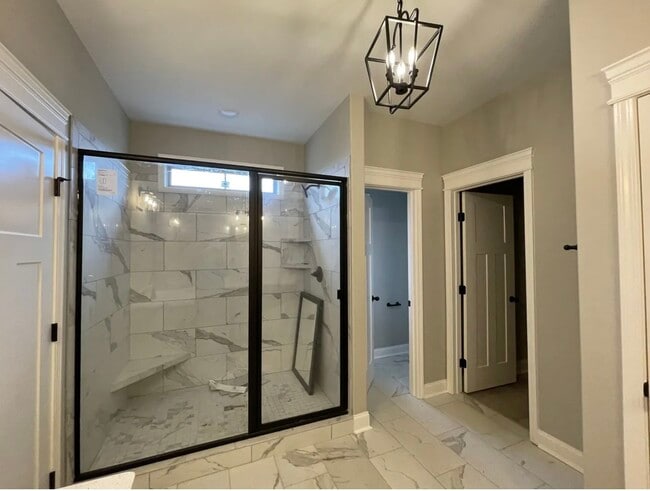 Building Photo - 446 Spiderwort Dr