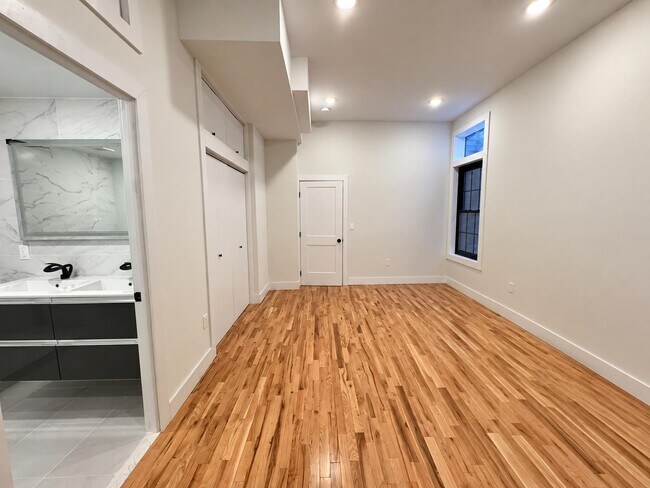 Building Photo - 241 Palisade Ave