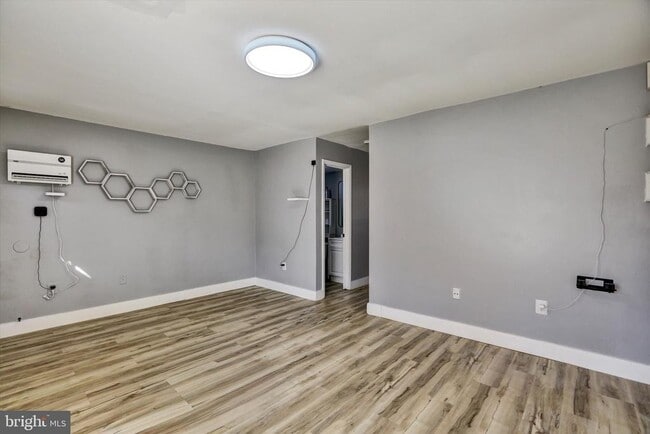 Building Photo - 63 Town Pines Ct