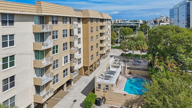 Building Photo - 1050 SE 15th St