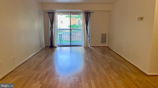 Building Photo - 5904 Cove Landing Rd