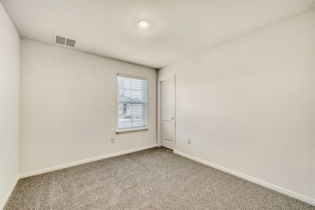 Building Photo - 1936 Bandito Bluff Pass