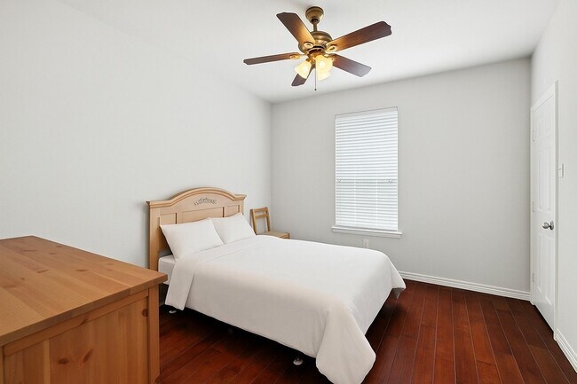 Building Photo - 4501 Sandra Lynn Dr