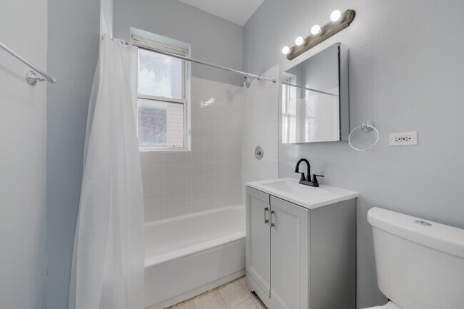 Building Photo - 2511 W Le Moyne St