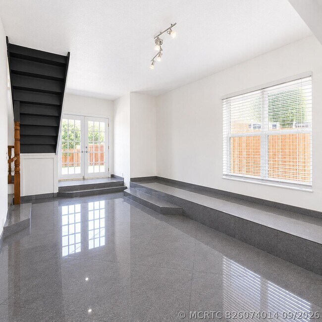 Building Photo - 3709 S Olive Ave