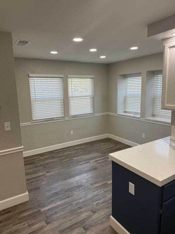 Building Photo - 1020 W Minnesota Ave