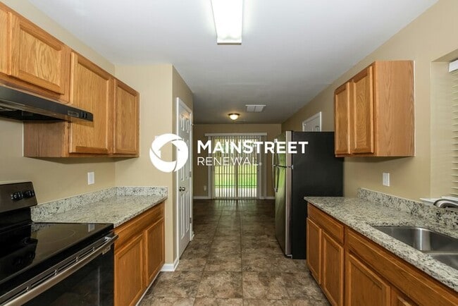 Building Photo - 3 Bedroom Pet-Friendly Home in Charlotte, NC with Main Street Renewal
